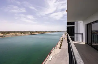 Apartment - 2 Bedrooms - 2 Bathrooms for sale in Waters Edge - Yas Island - Abu Dhabi