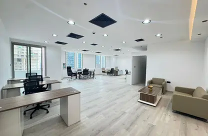 مكتب - استوديو - 1 حمام للايجار في القمة - الخليج التجاري - دبي