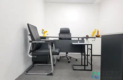 Business Centre - Studio - 4 Bathrooms for rent in Twin Tower - Baniyas Road - Deira - Dubai