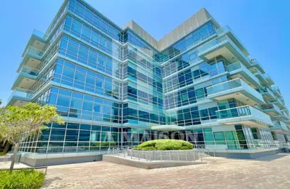Apartment - 3 Bedrooms - 4 Bathrooms for rent in Al Marasy - Al Bateen - Abu Dhabi