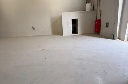 Warehouse - Studio - 1 Bathroom for rent in Umm Al Thuoob - Umm Al Quwain