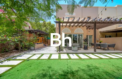 تاون هاوس - 3 غرف نوم - 3 حمامات للبيع في الينابيع 2 - الينابيع - دبي