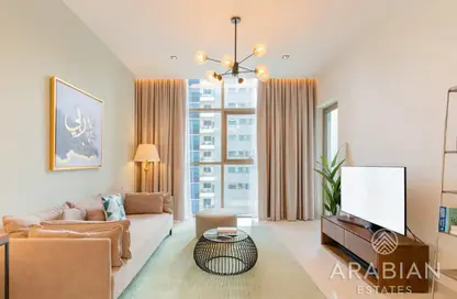 Living Room image for: Apartment - 1 Bedroom - 2 Bathrooms for sale in No.9 - Dubai Marina - Dubai, Image 1