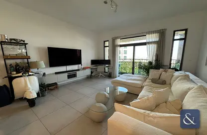 Apartment - 1 Bedroom - 1 Bathroom for sale in Lamtara 3 - Madinat Jumeirah Living - Umm Suqeim - Dubai