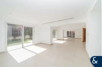 Villa - 4 Bedrooms - 3 Bathrooms for rent in Meadows 4 - Meadows - Dubai