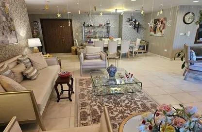 صورة لـ غرفة المعيشة / غرفة الطعام شقة - 4 غرف نوم - 5 حمامات للايجار في ويست هايتس 6 - الخليج التجاري - دبي ، صورة رقم 1
