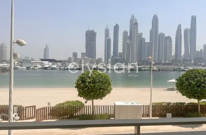Apartment - 3 Bedrooms - 4 Bathrooms for rent in Marina Vista - EMAAR Beachfront - Dubai Harbour - Dubai