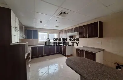 Apartment - 3 Bedrooms - 4 Bathrooms for rent in Al Khan Corniche - Al Khan - Sharjah