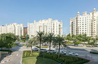 Apartment - 3 Bedrooms - 4 Bathrooms for sale in Al Hallawi - Shoreline Apartments - Palm Jumeirah - Dubai
