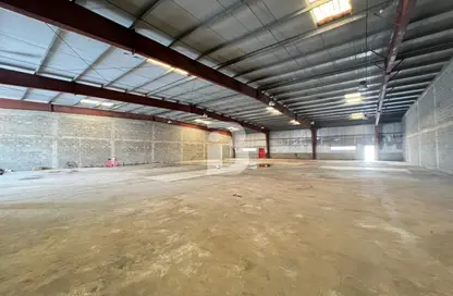 Warehouse - Studio for rent in Phase 1 - Dubai Investment Park (DIP) - Dubai