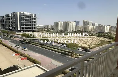 Apartment - 2 Bedrooms - 3 Bathrooms for rent in Mazaya 25 - Queue Point - Dubai Land - Dubai