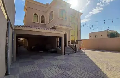 Villa - 5 Bedrooms - 7 Bathrooms for sale in Al Mowaihat 1 - Al Mowaihat - Ajman