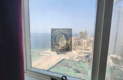 شقة - 1 حمام للايجار في مساكن كورنيش عجمان - طريق كورنيش عجمان - عجمان