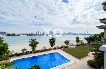 Pool image for: Villa - 6 Bedrooms - 6 Bathrooms for rent in Signature Villas Frond M - Signature Villas - Palm Jumeirah - Dubai, Image 1
