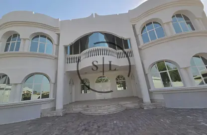 Villa - 7+ Bedrooms - 7+ Bathrooms for rent in Al Satwa - Dubai