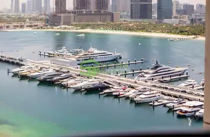 شقة - غرفة نوم - 2 حمامات للايجار في مارينا فيستا - إعمار بيتشفرونت - دبي هاربور - دبي