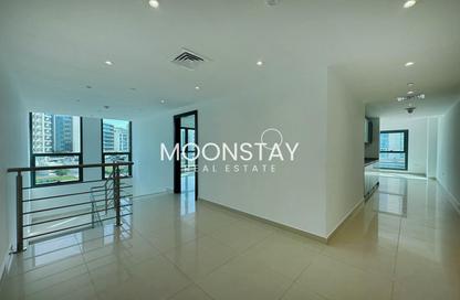 Duplex - 3 Bedrooms - 5 Bathrooms for rent in Al Faridah - Al Raha Beach - Abu Dhabi