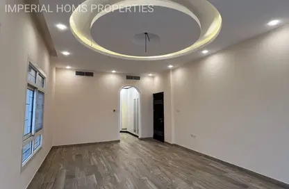 Villa - 5 Bedrooms - 7 Bathrooms for rent in Al Noor Tower - Al Majaz 3 - Al Majaz - Sharjah