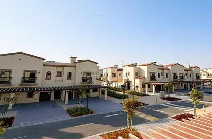 Townhouse - 2 Bedrooms - 3 Bathrooms for rent in Bloom Living - Zayed City (Khalifa City C) - Khalifa City - Abu Dhabi