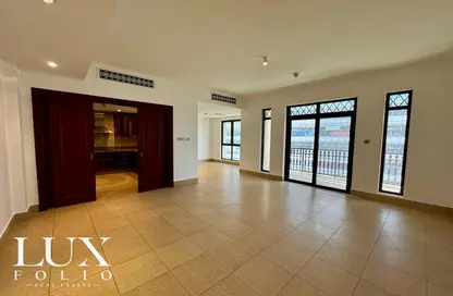 Apartment - 2 Bedrooms - 3 Bathrooms for rent in Zanzebeel 2 - Zanzebeel - Old Town - Dubai