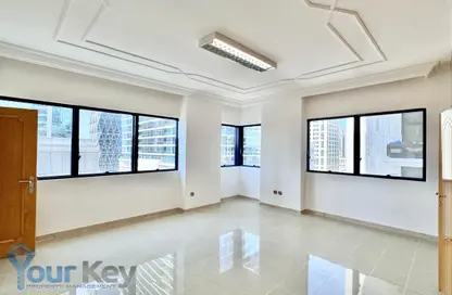 Apartment - 3 Bedrooms - 3 Bathrooms for rent in Corniche View Tower - Corniche Road - Abu Dhabi