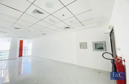 صورة لـ غرفة فارغة مكتب - استوديو للايجار في B2B  برج - الخليج التجاري - دبي ، صورة رقم 1