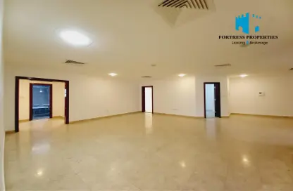 شقة - 4 غرف نوم - 5 حمامات للايجار في برج بالغيلم - شارع الكورنيش - أبوظبي