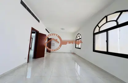Apartment - 4 Bedrooms - 3 Bathrooms for rent in Hadbat Al Zafranah - Muroor Area - Abu Dhabi