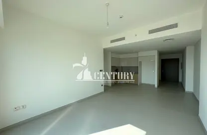 Empty Room image for: Apartment - 2 Bedrooms - 2 Bathrooms for rent in Burj Royale - Downtown Dubai - Dubai, Image 1