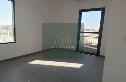 صورة لـ غرفة فارغة فيلا - 4 غرف نوم - 6 حمامات للايجار في وادي الشبك - دبي ، صورة رقم 1