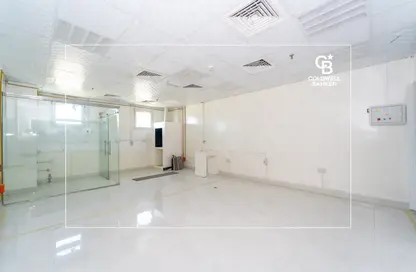 Empty Room image for: Office Space - Studio for rent in Jewellery and Gemplex - Jumeirah Lake Towers - Dubai, Image 1