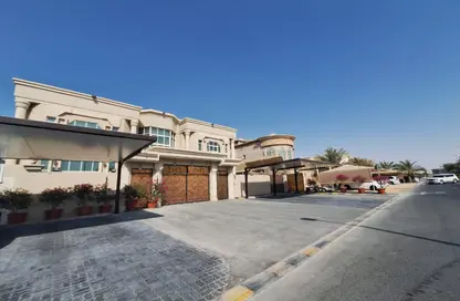 Villa - 4 Bedrooms - 5 Bathrooms for rent in Khalifa City - Abu Dhabi