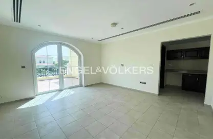 Villa - 4 Bedrooms - 5 Bathrooms for rent in Legacy - Jumeirah Park - Dubai