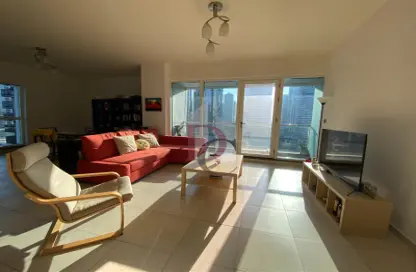 Living Room image for: Apartment - 1 Bedroom - 2 Bathrooms for sale in Dubai Arch - Lake Almas East - Jumeirah Lake Towers - Dubai, Image 1