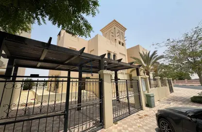 فيلا - 4 غرف نوم - 6 حمامات للايجار في فلل قرية الحمرا - قرية الحمرا - رأس الخيمة