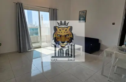 شقة - غرفة نوم - 2 حمامات للايجار في مساكن كورنيش عجمان - طريق كورنيش عجمان - عجمان