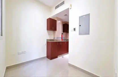 Apartment - 1 Bathroom for rent in Khalid Bin Al Waleed Road - Bur Dubai - Dubai