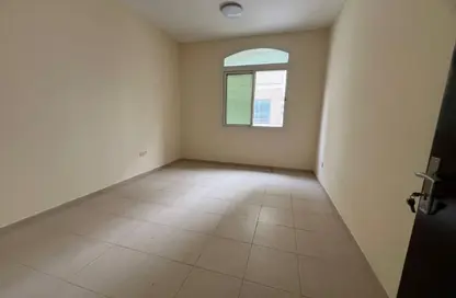 Apartment - 2 Bedrooms - 2 Bathrooms for rent in Al Qulaya'ah - Al Sharq - Sharjah