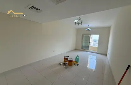 Apartment - 3 Bedrooms - 4 Bathrooms for rent in Al Khan Lagoon - Al Khan - Sharjah