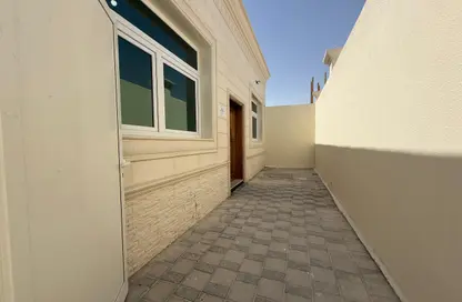 شقة - 2 غرف نوم - 2 حمامات للايجار في مدينة الرياض - أبوظبي