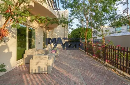 Villa - 4 Bedrooms - 6 Bathrooms for sale in Between Two Bridges - Abu Dhabi