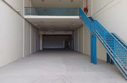 مستودع - استوديو - 1 حمام للايجار في القوز - دبي