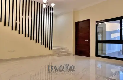 Villa - 5 Bedrooms - 7 Bathrooms for rent in Satwa Road - Al Satwa - Dubai
