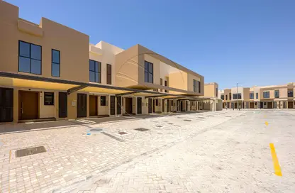 Townhouse - 2 Bedrooms - 3 Bathrooms for sale in Aldhay at Bloom Gardens - Bloom Gardens - Al Salam Street - Abu Dhabi