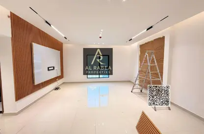 Apartment - 3 Bedrooms - 3 Bathrooms for rent in Crown Palace Hotel - Al Rashidiya 1 - Al Rashidiya - Ajman Apartment - 3 Bedrooms - 3 Bathrooms for rent in Crown Palace Hotel - Al Rashidiya 1 - Al Rashidiya - Ajman