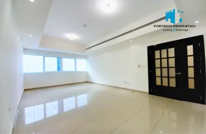 Apartment - 2 Bedrooms - 3 Bathrooms for rent in Crescent Tower - Hamdan Street - Abu Dhabi