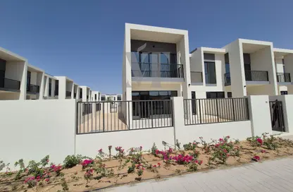 Villa - 4 Bedrooms - 4 Bathrooms for rent in Shams Townhouses - Town Square - Dubai
