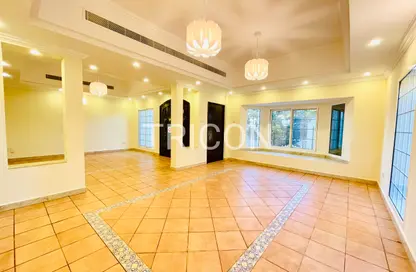 Villa - 4 Bedrooms - 5 Bathrooms for rent in Mirdif - Dubai