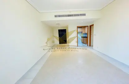 شقة - 3 غرف نوم - 3 حمامات للايجار في برج توينتي فرست سينشري - شارع الشيخ زايد - دبي