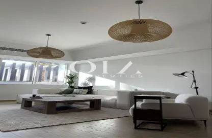 Living Room image for: Apartment - 2 Bedrooms - 3 Bathrooms for sale in Mayan 2 - Mayan - Yas Island - Abu Dhabi, Image 1
